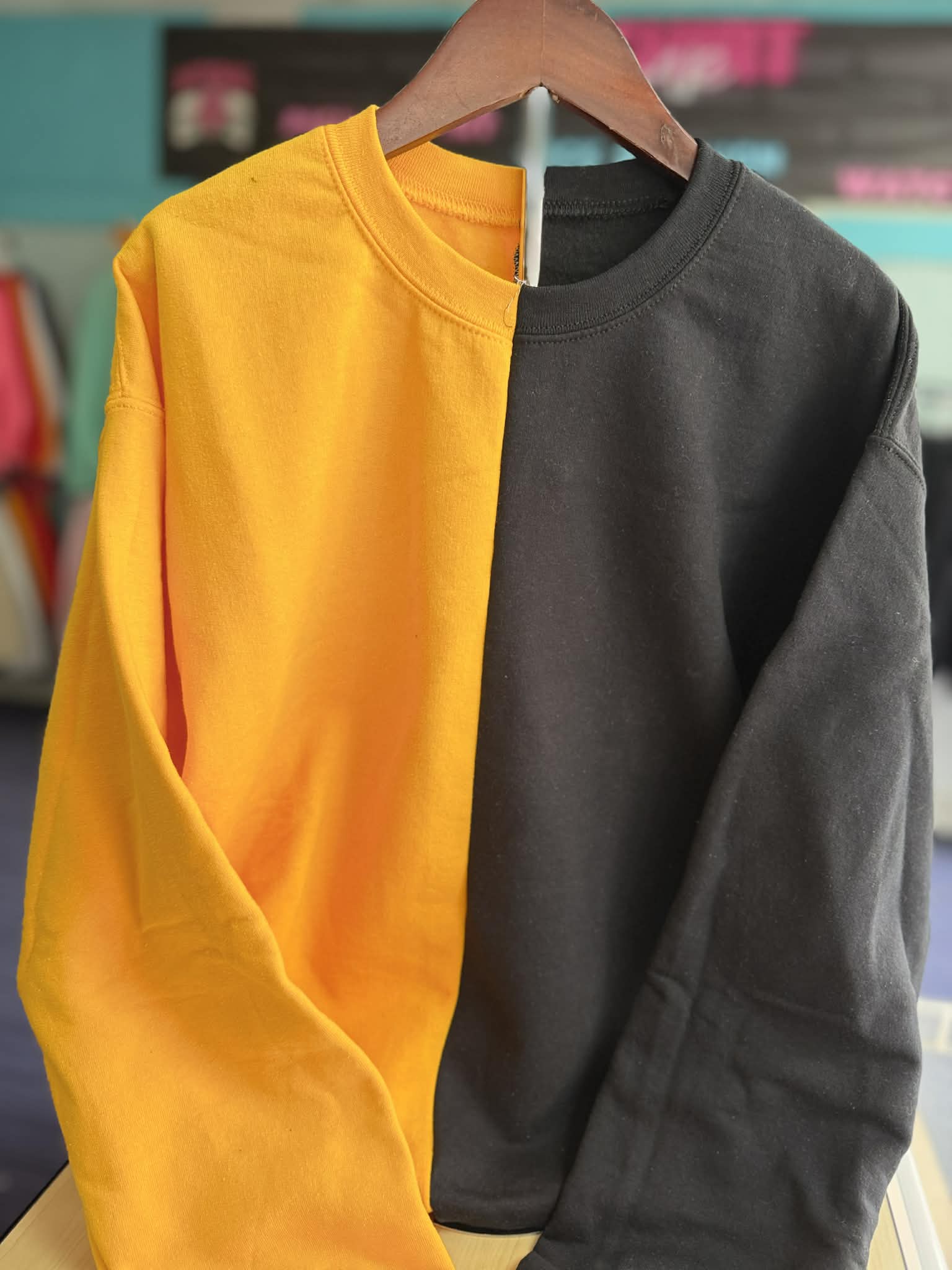 Gildan Splitcrew Crewneck - Image 2